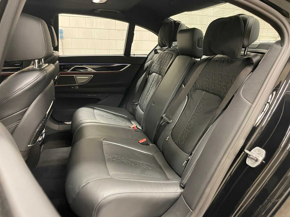 BMW 740d M-Sport xDrive High Executive G11 340PS 2022 ORIG-NL 7er, P-964-RZ