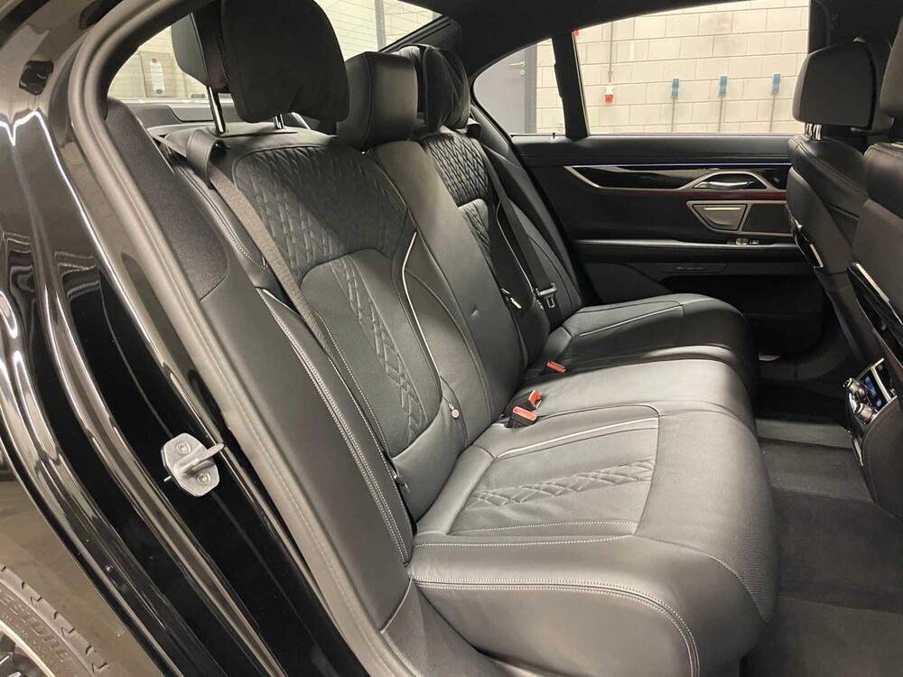 BMW 740d M-Sport xDrive High Executive G11 340PS 2022 ORIG-NL 7er, P-964-RZ