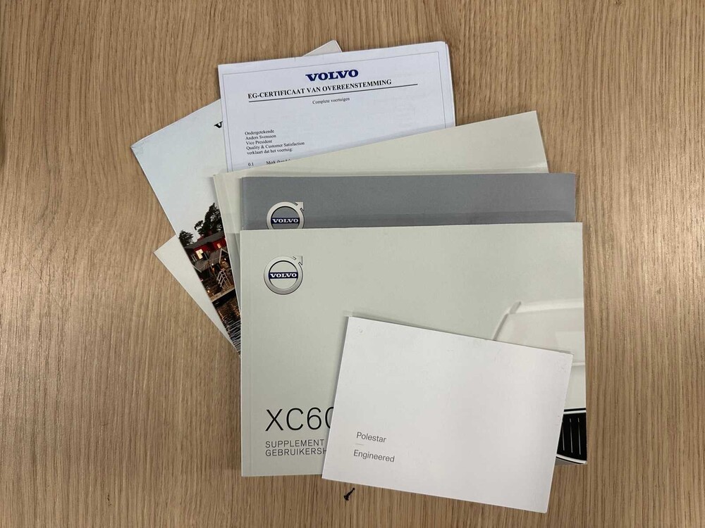 Volvo XC60 2.0 D5 AWD R-Design 235PS 2019 ORIG-NL, XS-033-S