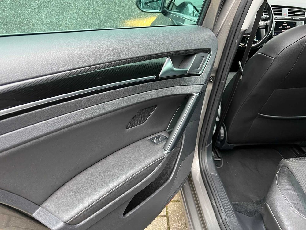 Volkswagen Golf Variant 1.6 TDI Connected Series 110PS 2017 ORIG-NL, NJ-302-T