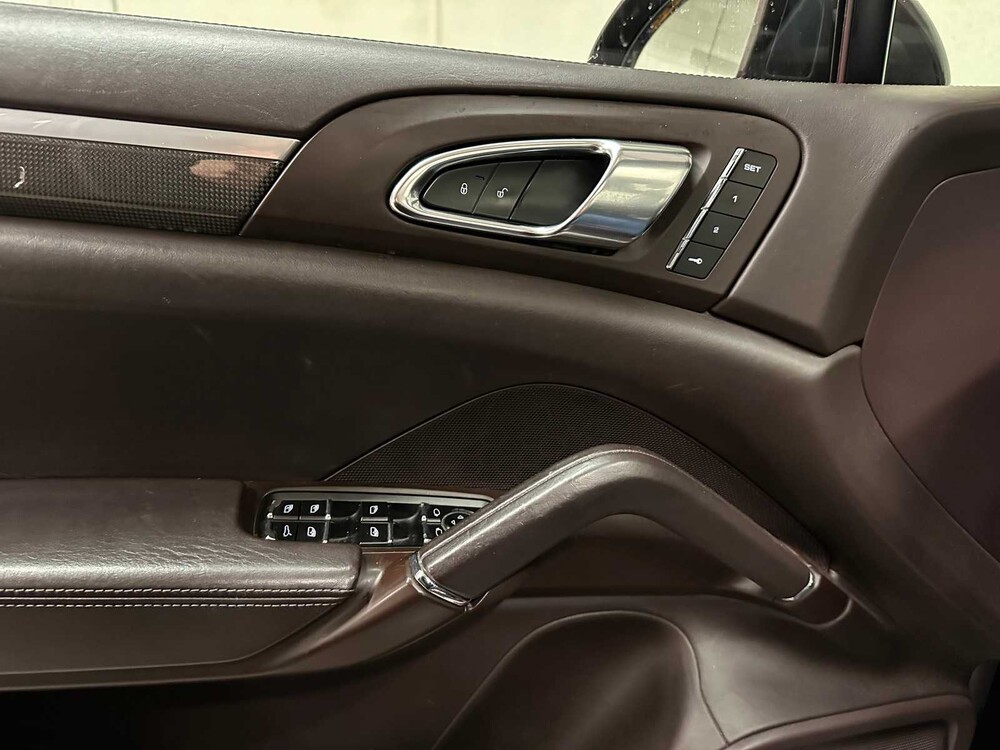 Porsche Cayenne S 4.2 D V8 385PS 2015, niederländische Zulassung