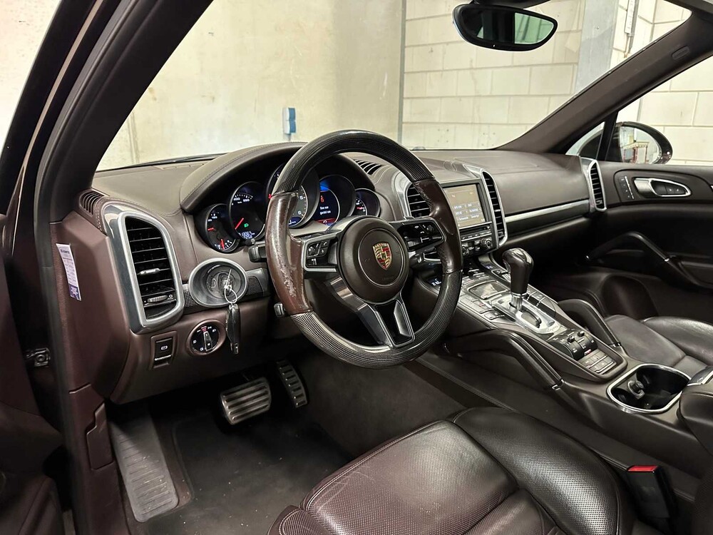 Porsche Cayenne S 4.2 D V8 385PS 2015, niederländische Zulassung