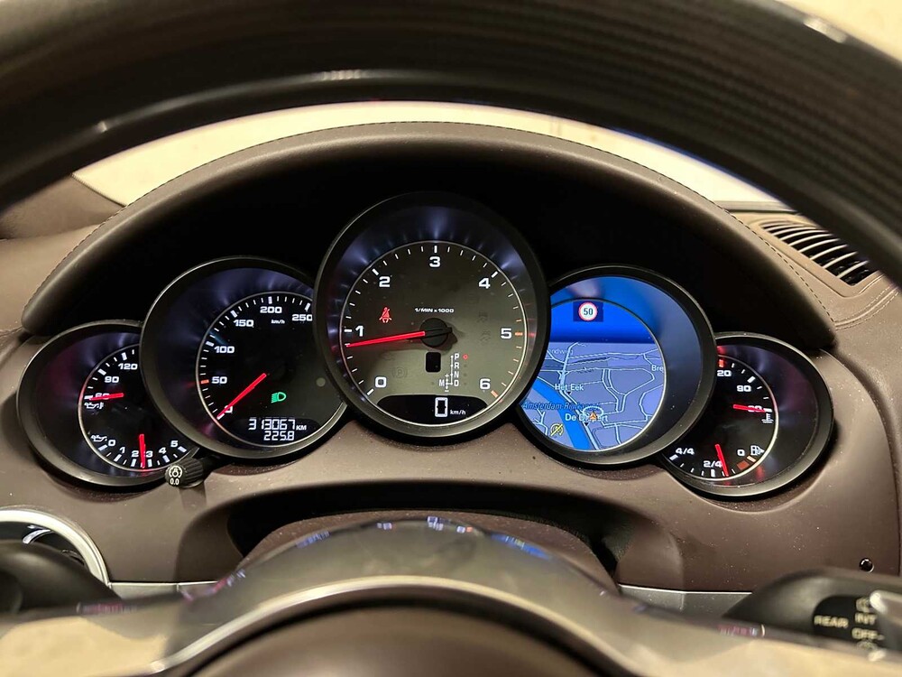 Porsche Cayenne S 4.2 D V8 385PS 2015, niederländische Zulassung