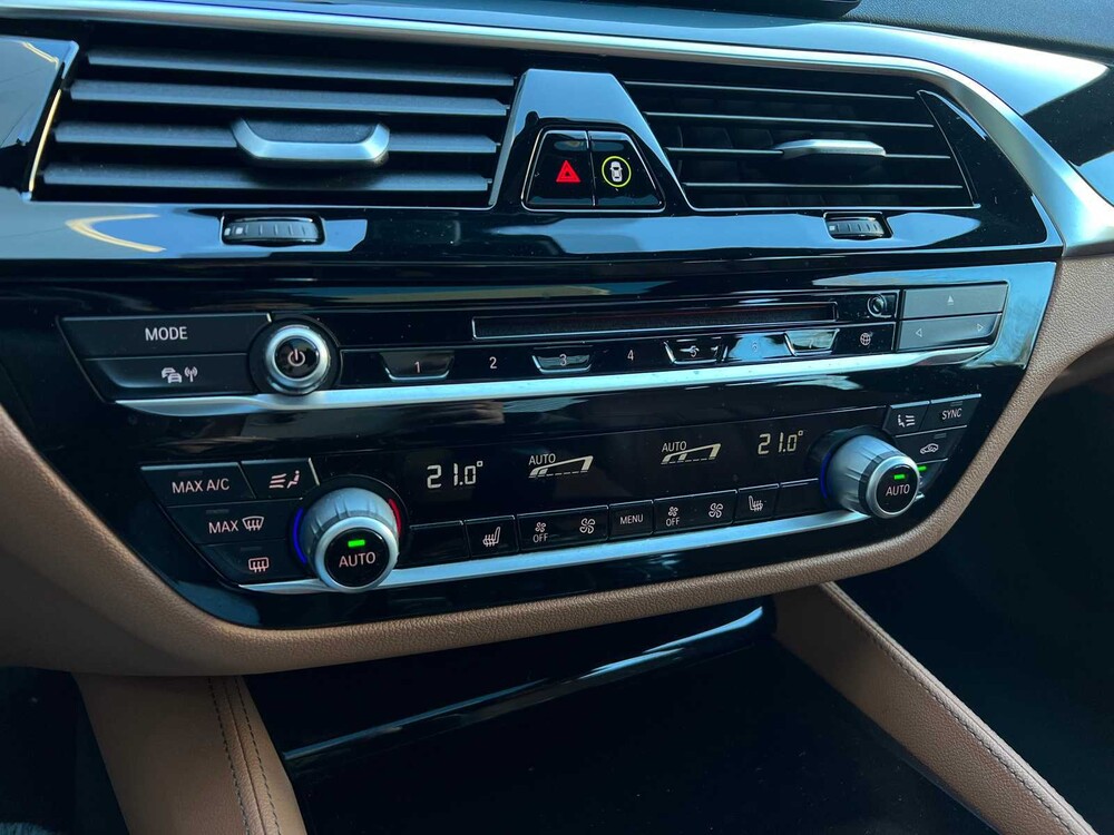 BMW 530e iPerformance High Executive G30 293PS 2018 5er -ORIG. NL-, RV-702-V