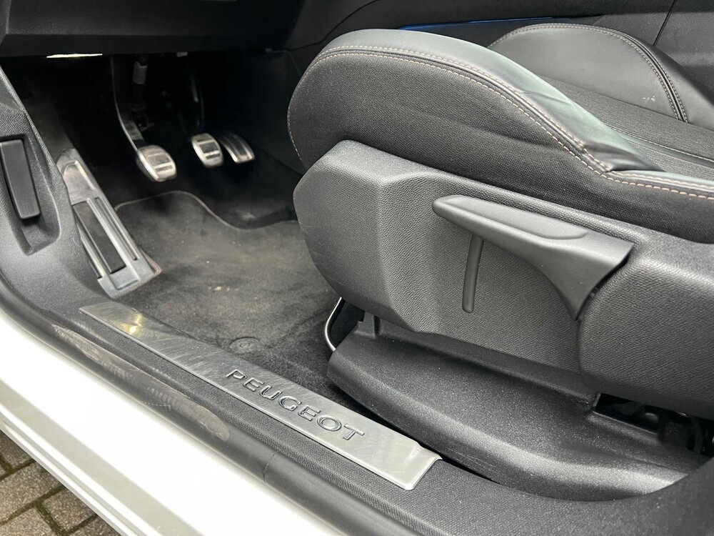 Peugeot 3008 1.2 PureTech GT Line 131PS 2017 ORIG-NL, NZ-436-D