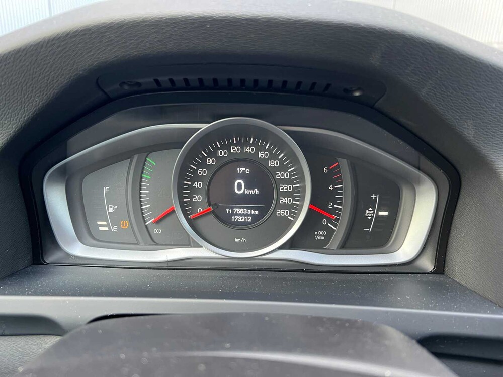 Volvo V60 2.0 D3 136PS 2015, ZN-778-S