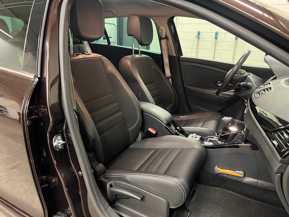 Renault Mégane Estate 1.2 TCe Bose -AUTOMAAT- 132pk -EDC- 2015 ORIG-NL, 7-ZSR-08