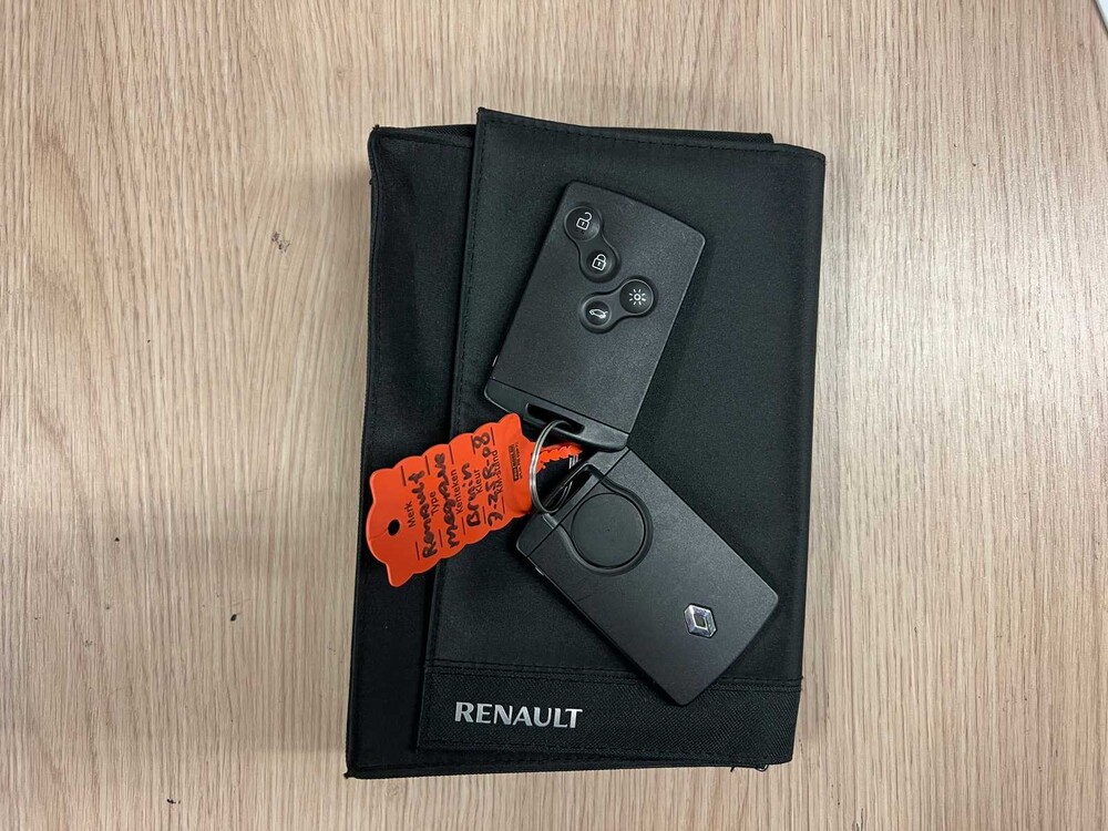 Renault Mégane Estate 1.2 TCe Bose -AUTOMAAT- 132pk -EDC- 2015 ORIG-NL, 7-ZSR-08