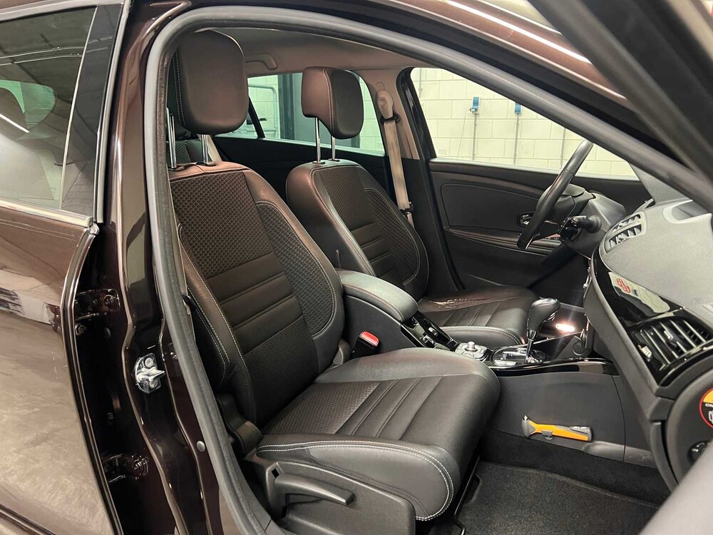 Renault Mégane Estate 1.2 TCe Bose -AUTOMAAT- 132pk -EDC- 2015 ORIG-NL, 7-ZSR-08