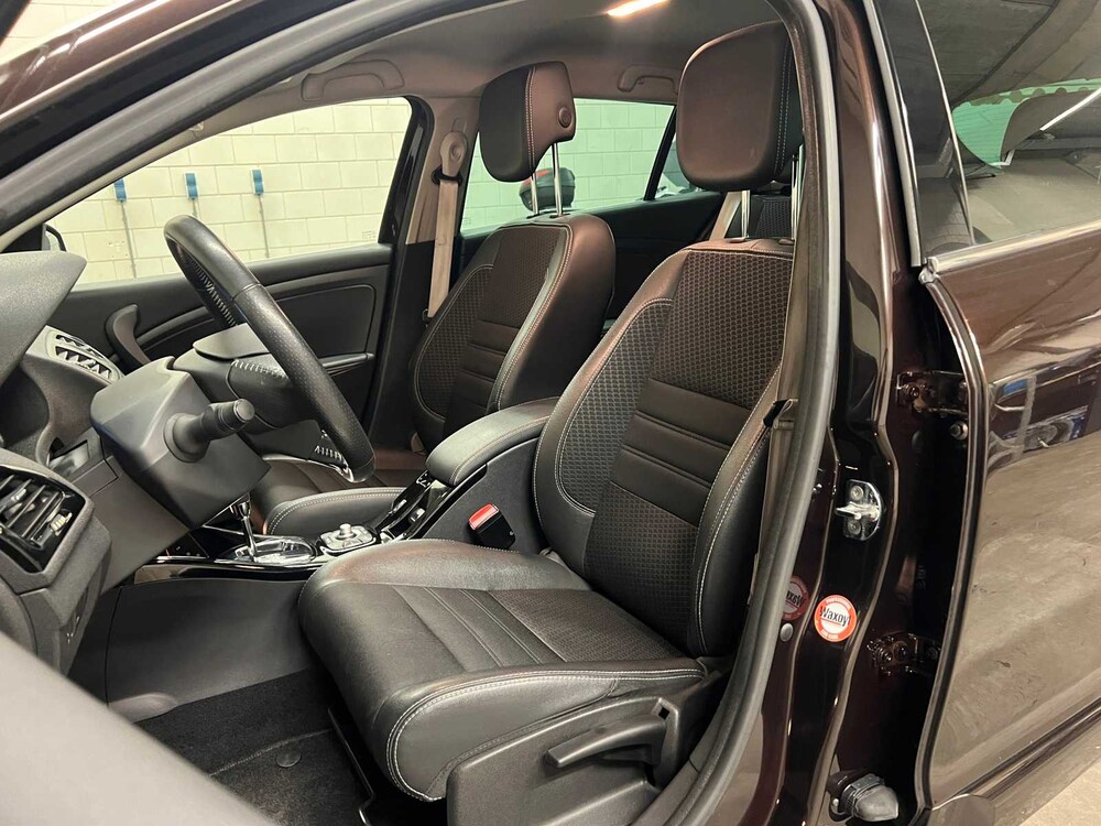 Renault Mégane Estate 1.2 TCe Bose -AUTOMAAT- 132pk -EDC- 2015 ORIG-NL, 7-ZSR-08