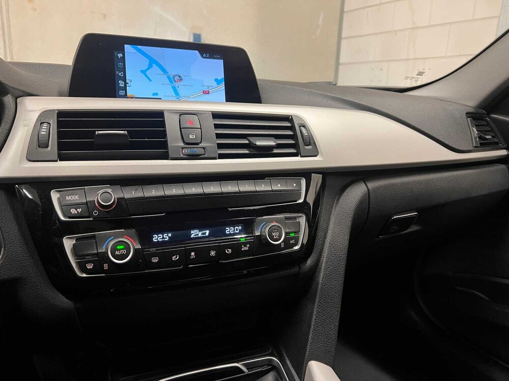 BMW 318d Touring 2.0 136pk 2018 3-serie