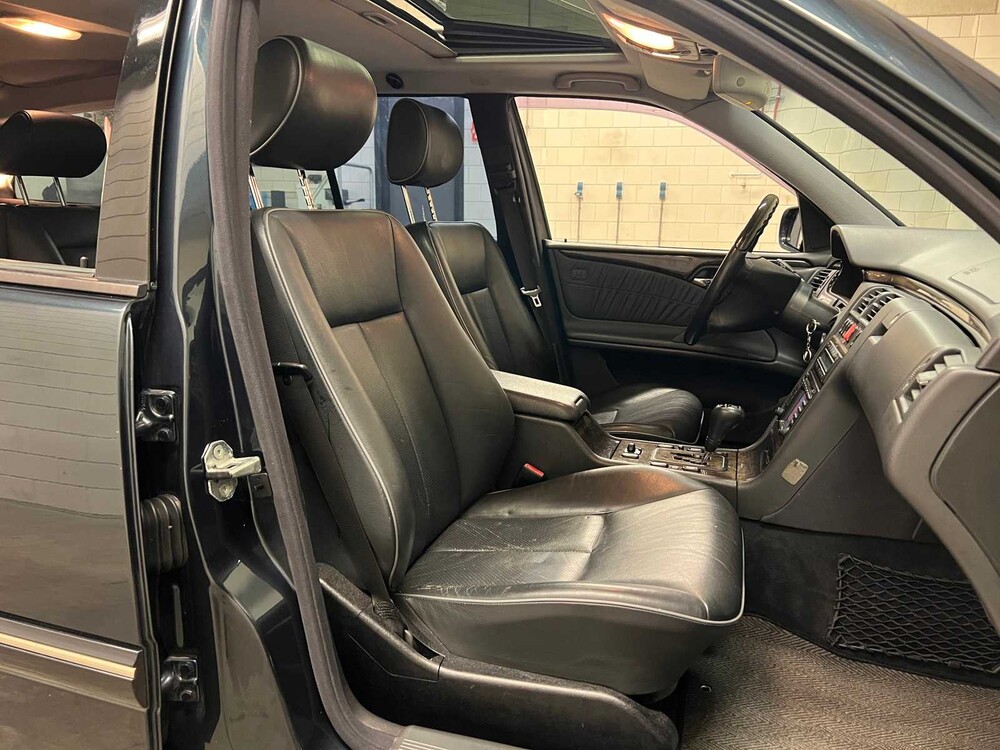 Mercedes-Benz E430 Elegance 4.3 V8 4Matic E-Klasse 279PS 2000, SX-869-X