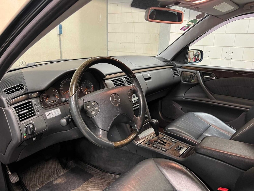 Mercedes-Benz E430 Elegance 4.3 V8 4Matic E-Klasse 279PS 2000, SX-869-X