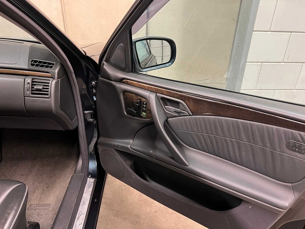 Mercedes-Benz E430 Elegance 4.3 V8 4Matic E-Klasse 279PS 2000, SX-869-X