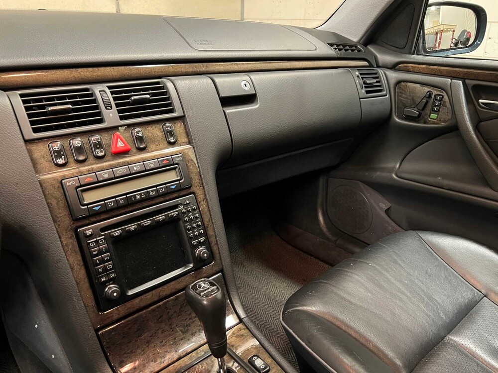 Mercedes-Benz E430 Elegance 4.3 V8 4Matic E-Klasse 279PS 2000, SX-869-X