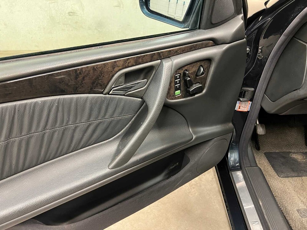 Mercedes-Benz E430 Elegance 4.3 V8 4Matic E-Klasse 279PS 2000, SX-869-X