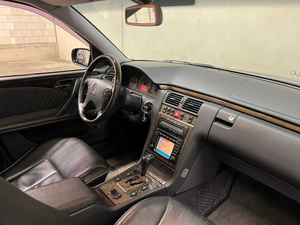 Mercedes-Benz E430 Elegance 4.3 V8 4Matic E-Klasse 279PS 2000, SX-869-X