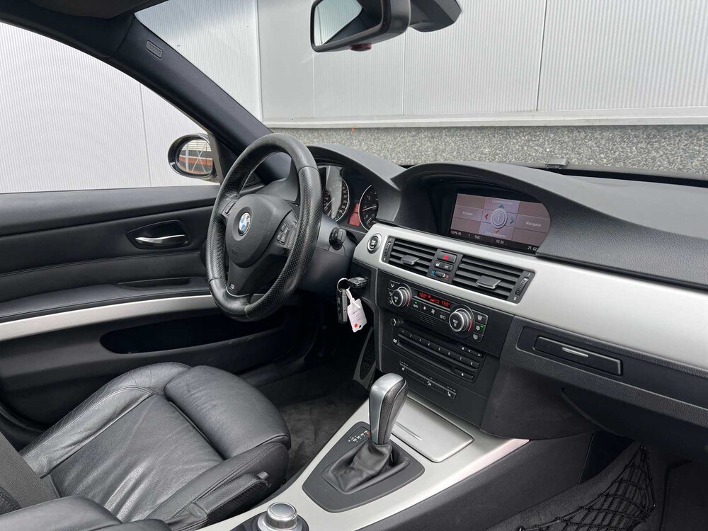 BMW 330xi Touring Executive 272pk 2007 ORIG-NL 3-Serie, 82-ZB-BD