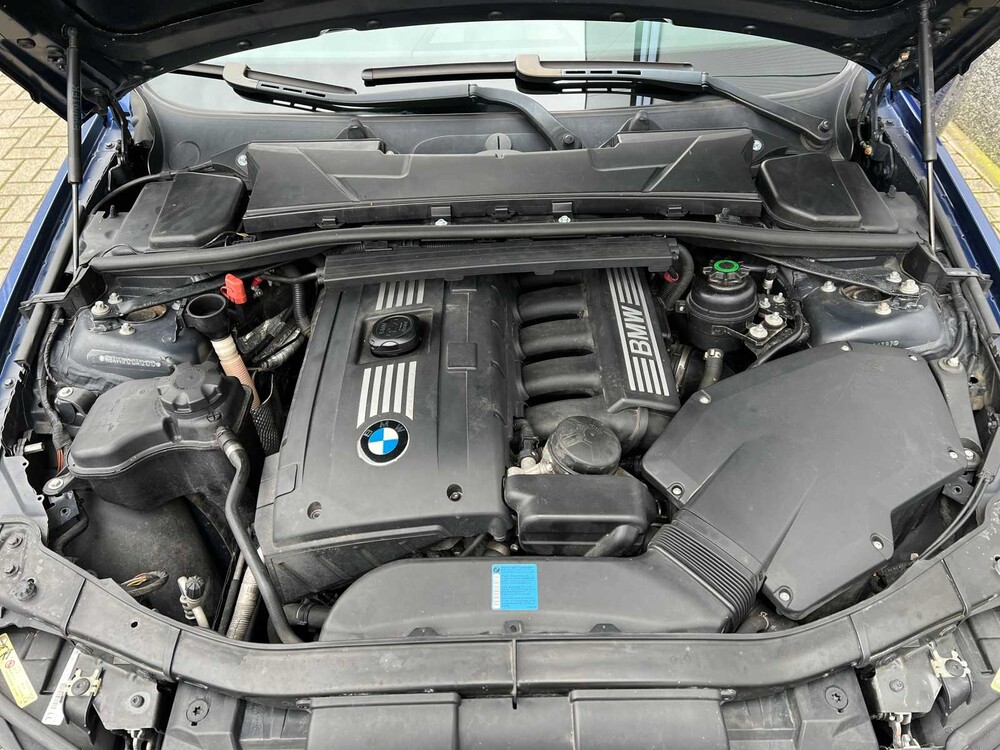 BMW 330xi Touring Executive 272pk 2007 ORIG-NL 3-Serie, 82-ZB-BD
