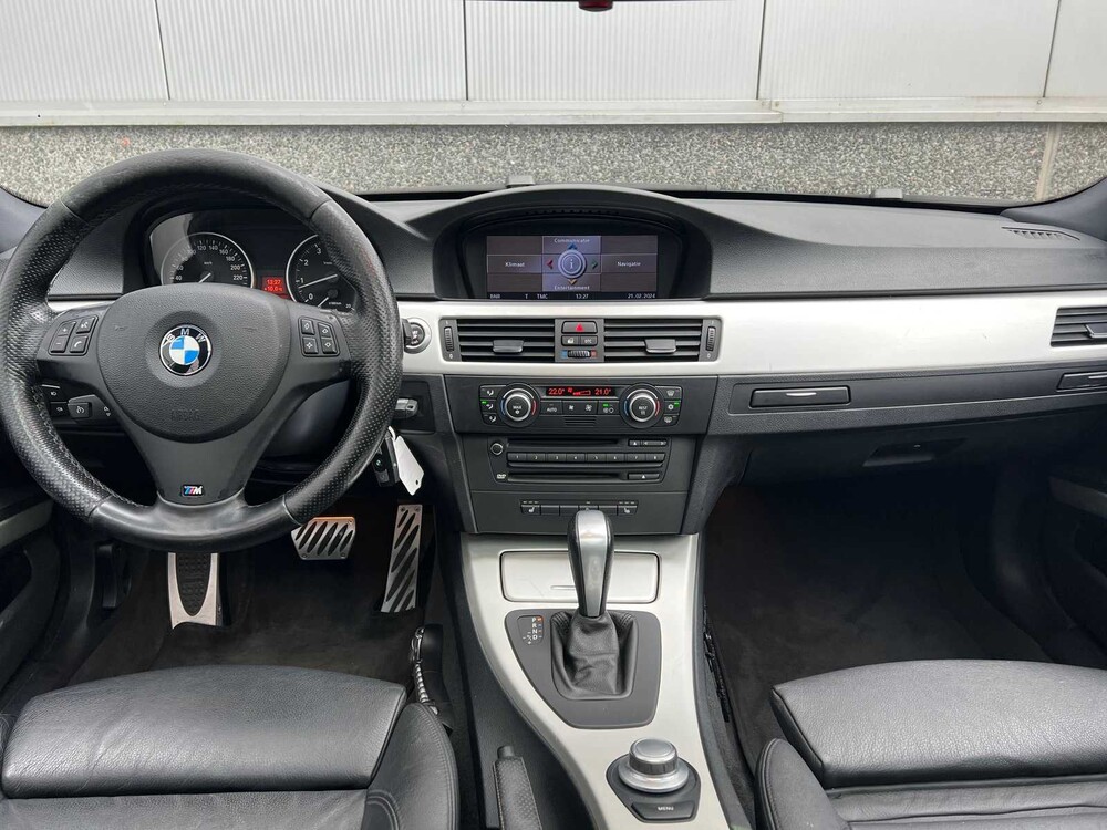 BMW 330xi Touring Executive 272pk 2007 ORIG-NL 3-Serie, 82-ZB-BD