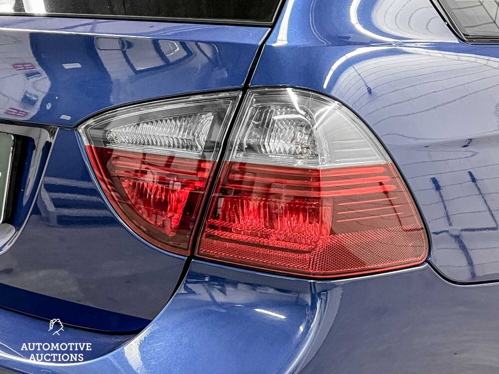 BMW 330xi Touring Executive 272pk 2007 ORIG-NL 3-Serie, 82-ZB-BD