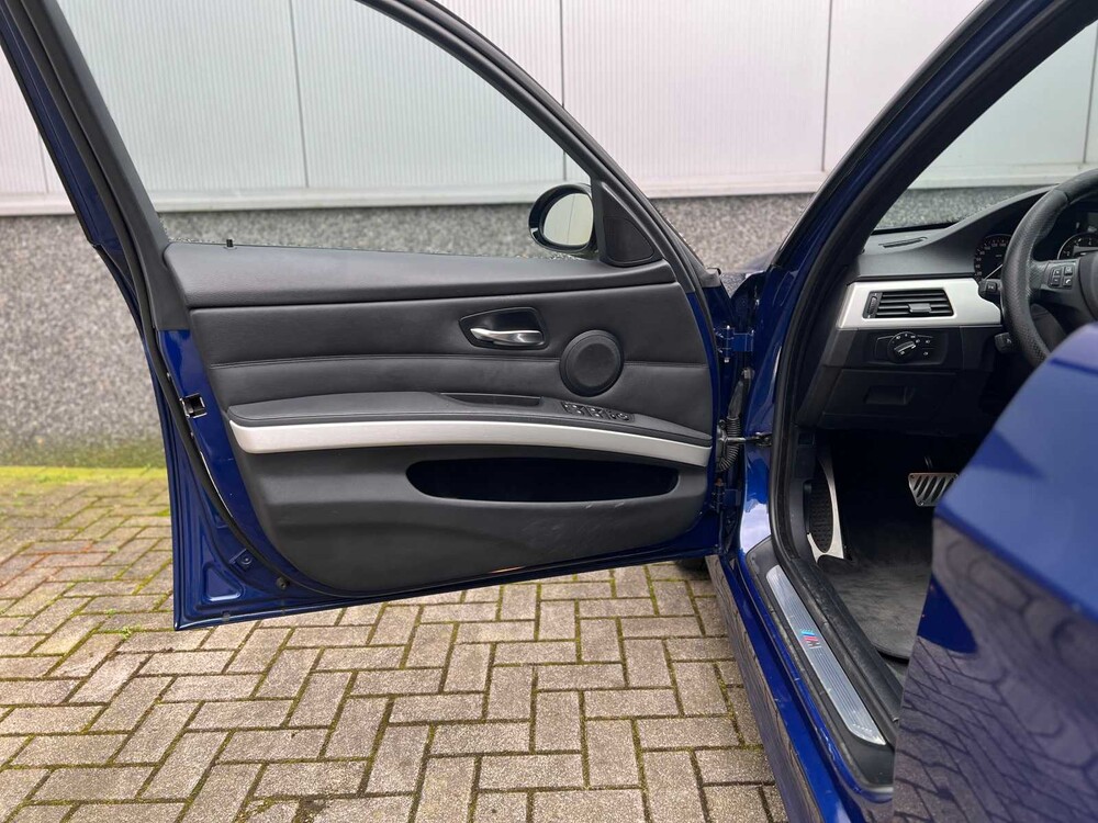 BMW 330xi Touring Executive 272pk 2007 ORIG-NL 3-Serie, 82-ZB-BD