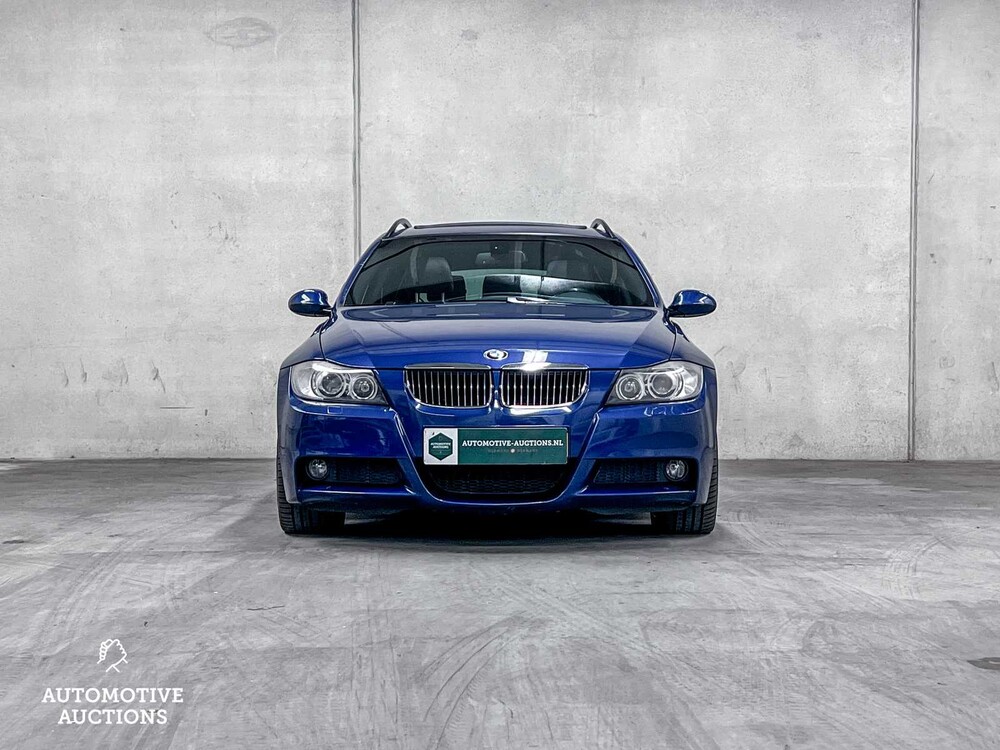 BMW 330xi Touring Executive 272pk 2007 ORIG-NL 3-Serie, 82-ZB-BD