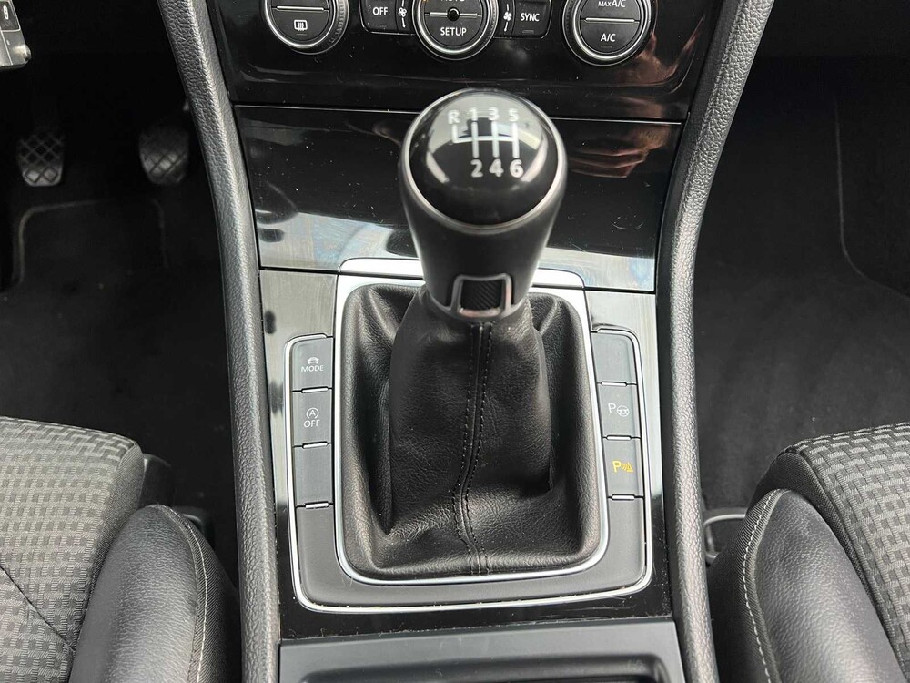 Volkswagen Golf 1.4 TSI Highline 122pk 2013, X-824-BJ