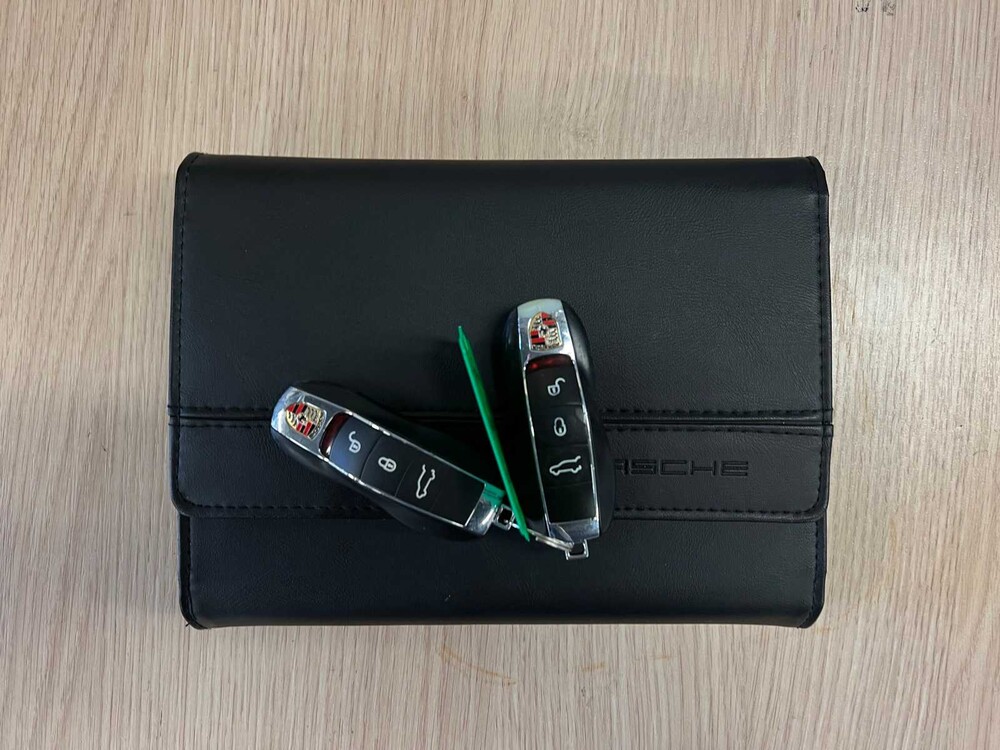 Porsche Cayenne S E-Hybrid 3.0 V6 416pk FACELIFT Sport-Chrono 2015 ORIG-NL, 6-ZGG-63