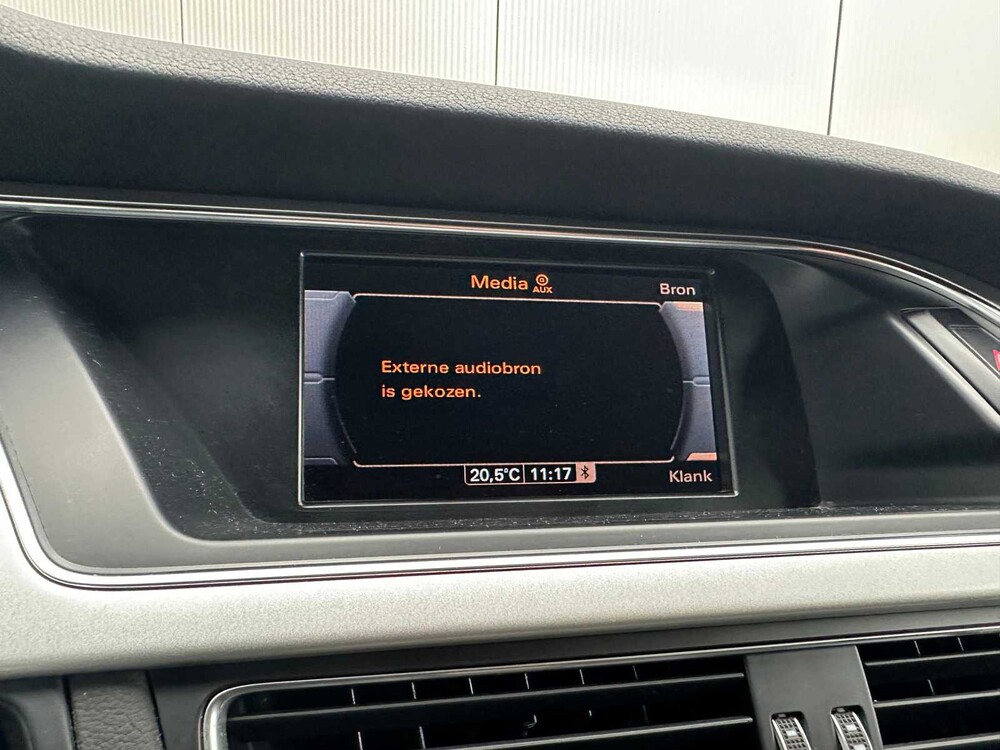 Audi A4 Avant 2.0 TDI Ultra Advance 136PS 2015 -orig. NL-, HL-711-X