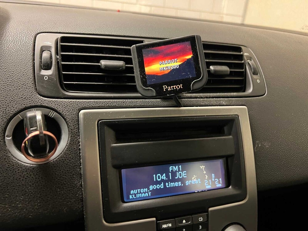 Volvo V50 2.4 Momentum 140pk 2004 ORIG-NL, 07-PG-KZ