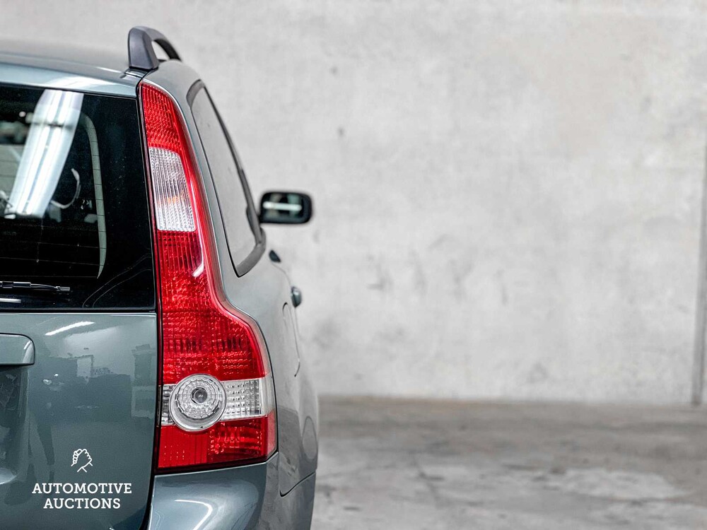 Volvo V50 2.4 Momentum 140pk 2004 ORIG-NL, 07-PG-KZ