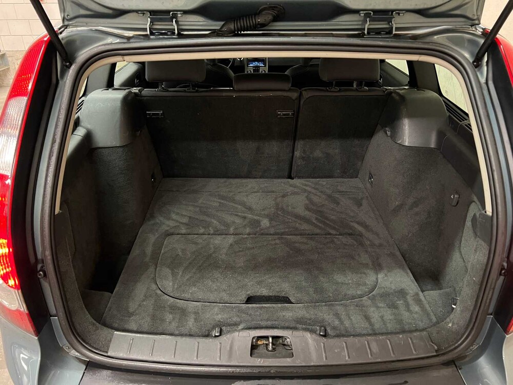 Volvo V50 2.4 Momentum 140pk 2004 ORIG-NL, 07-PG-KZ