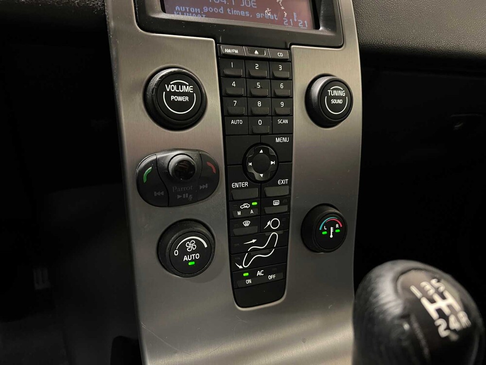 Volvo V50 2.4 Momentum 140pk 2004 ORIG-NL, 07-PG-KZ