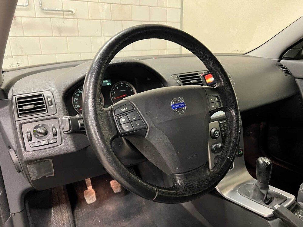 Volvo V50 2.4 Momentum 140pk 2004 ORIG-NL, 07-PG-KZ