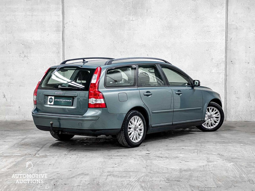Volvo V50 2.4 Momentum 140pk 2004 ORIG-NL, 07-PG-KZ