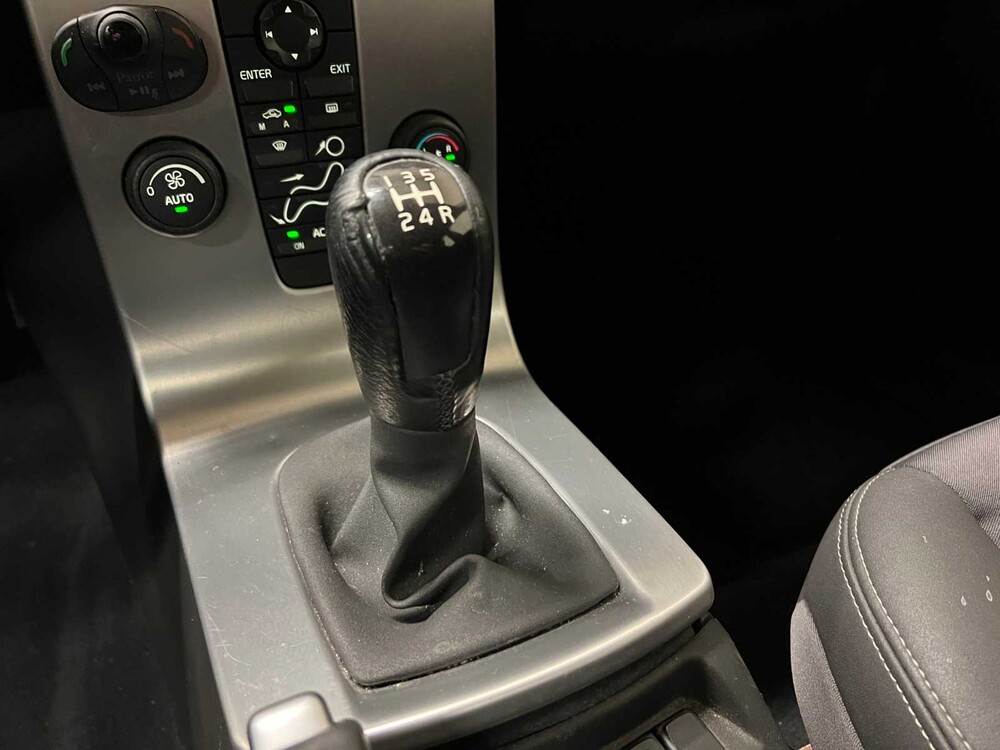 Volvo V50 2.4 Momentum 140pk 2004 ORIG-NL, 07-PG-KZ