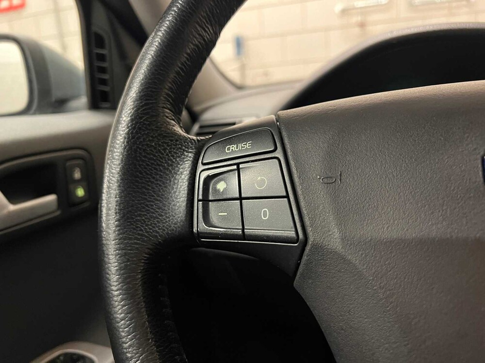 Volvo V50 2.4 Momentum 140pk 2004 ORIG-NL, 07-PG-KZ