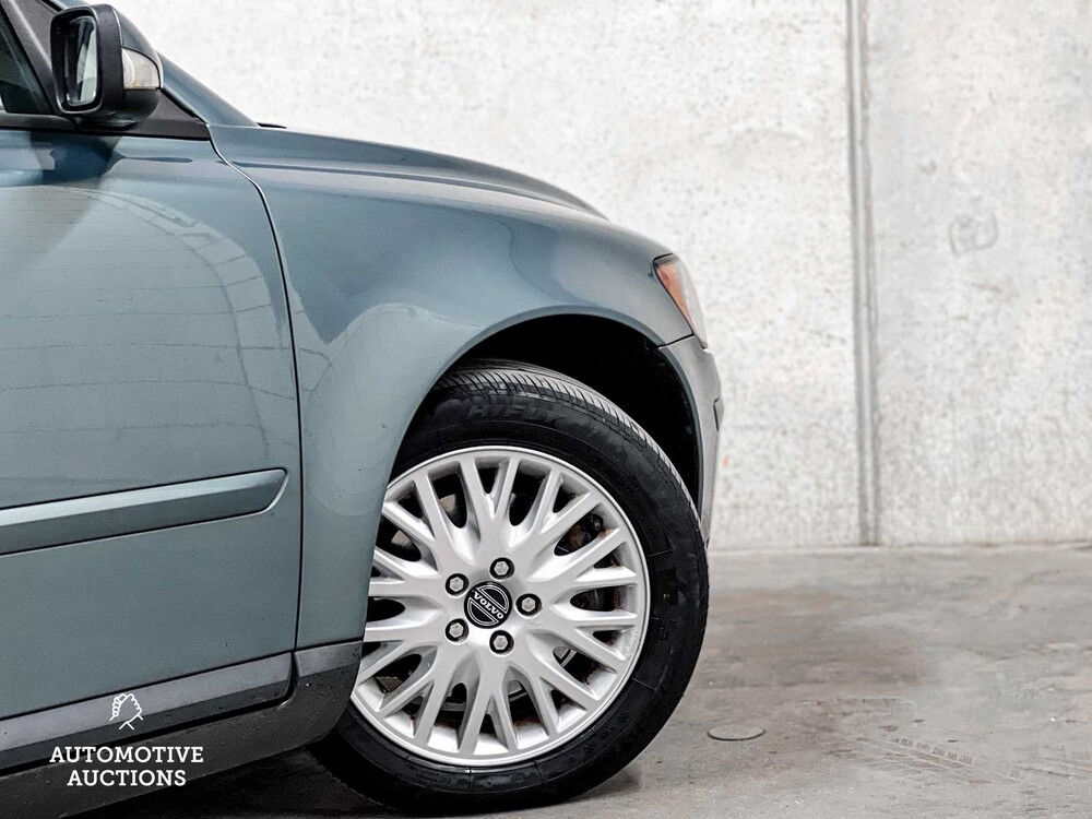 Volvo V50 2.4 Momentum 140pk 2004 ORIG-NL, 07-PG-KZ