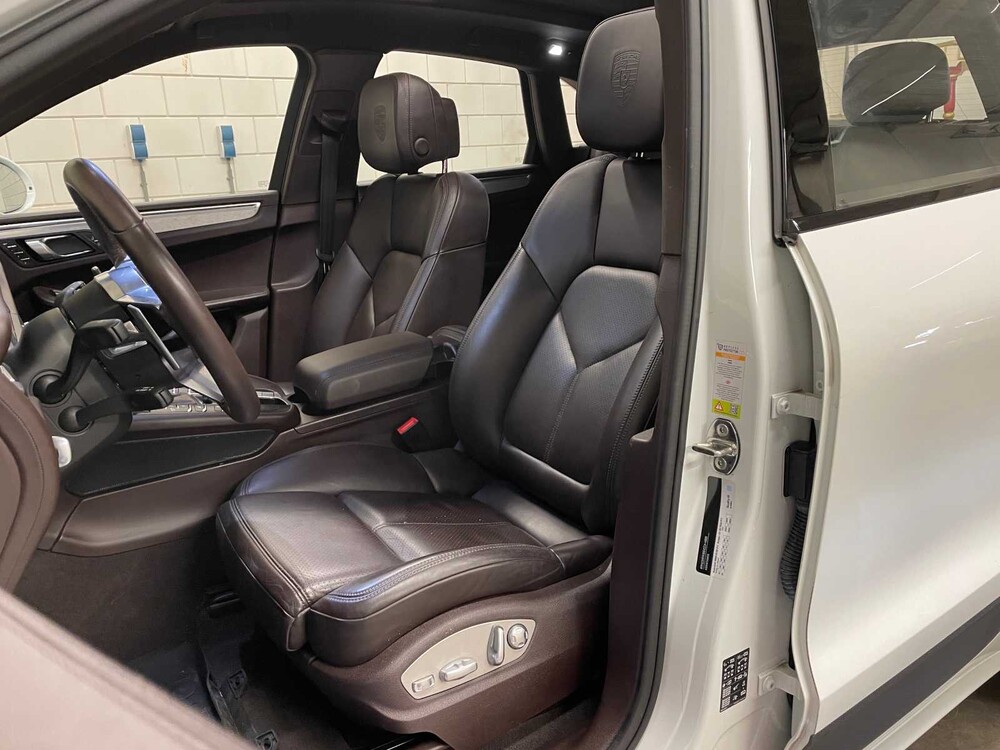 Porsche Macan 2.0 245PS FACELIFT 2019 Sport-Chrono