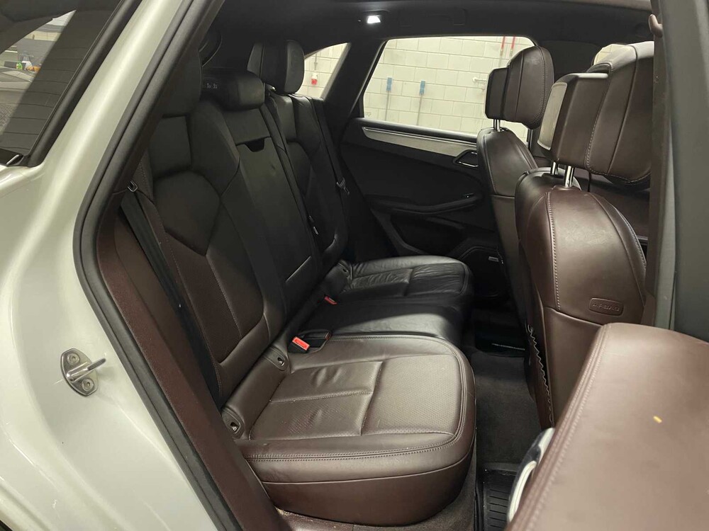 Porsche Macan 2.0 245PS FACELIFT 2019 Sport-Chrono