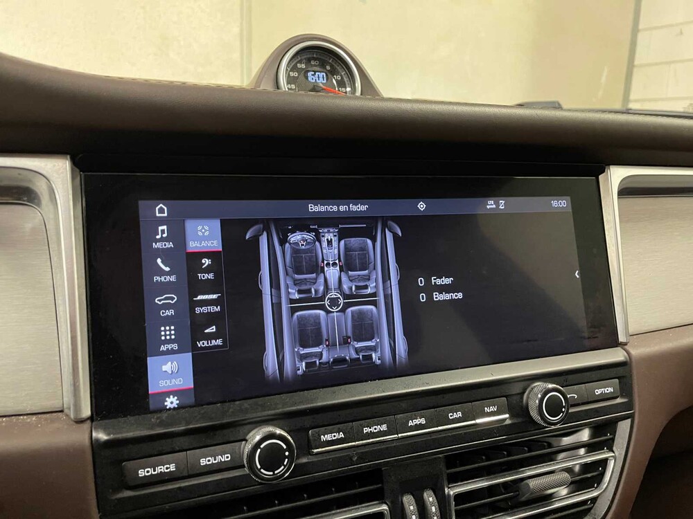 Porsche Macan 2.0 245PS FACELIFT 2019 Sport-Chrono