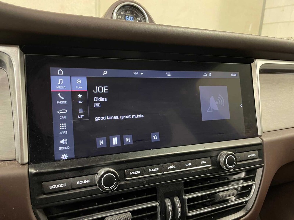 Porsche Macan 2.0 245PS FACELIFT 2019 Sport-Chrono