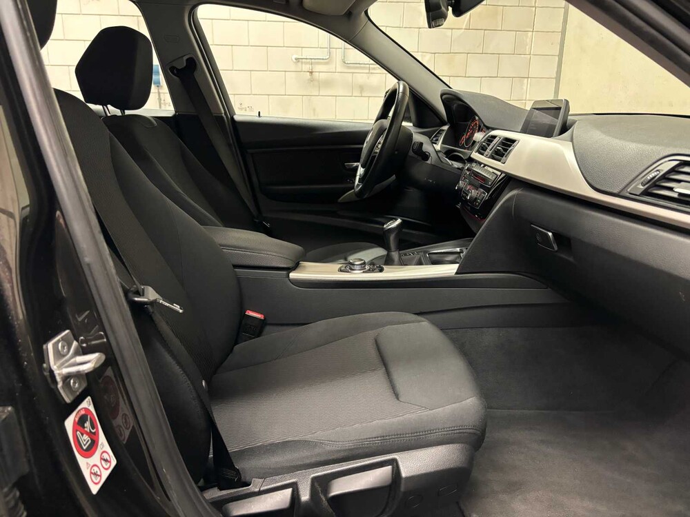 BMW 318i Touring Centennial Executive 136PS 2017 3er (ORIGINAL-NL), KZ-621-P