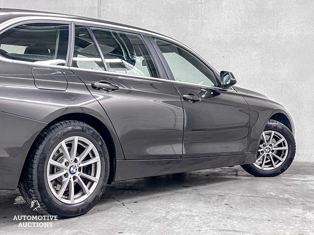 BMW 318i Touring Centennial Executive 136PS 2017 3er (ORIGINAL-NL), KZ-621-P