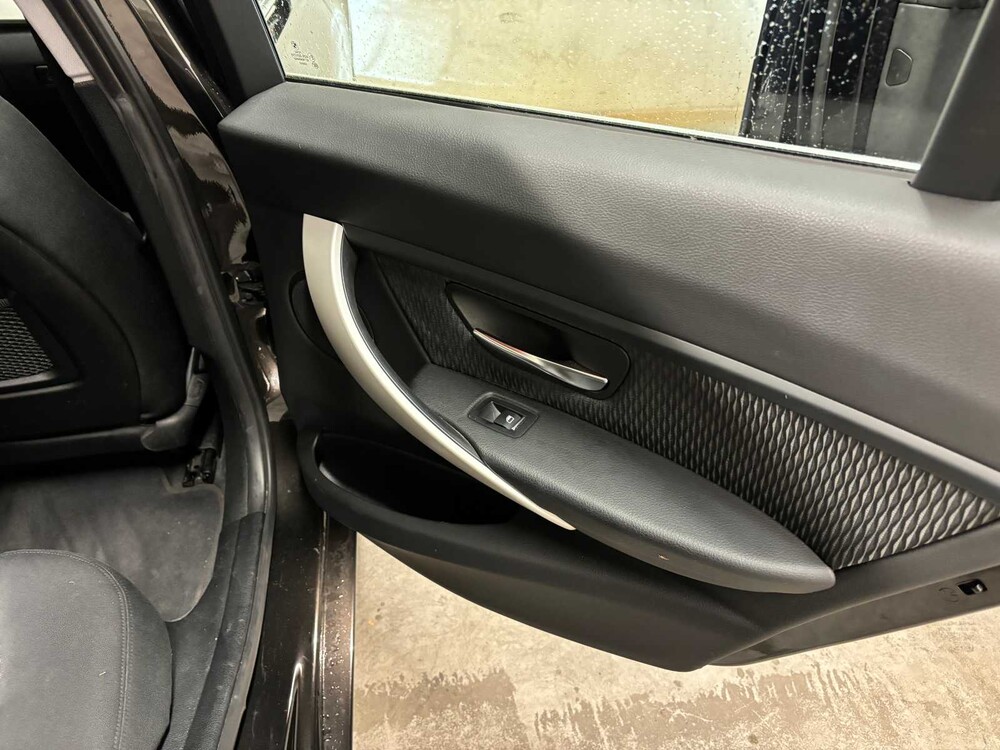 BMW 318i Touring Centennial Executive 136PS 2017 3er (ORIGINAL-NL), KZ-621-P