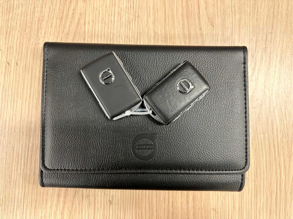 Volvo XC60 2.0 T8 Twin Engine AWD Beschriftung 320PS 2018 ORIG-NL, RT-437-X