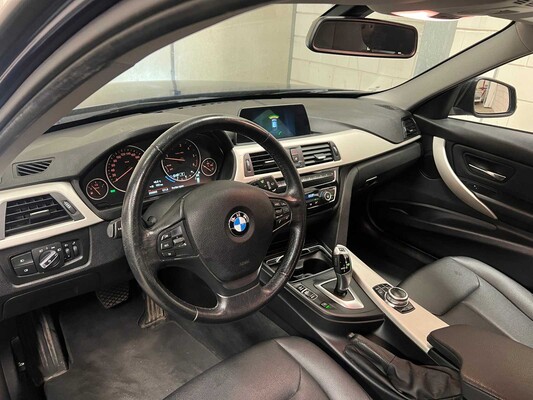 BMW 318d Touring 2.0 136hp 2018 3 Series