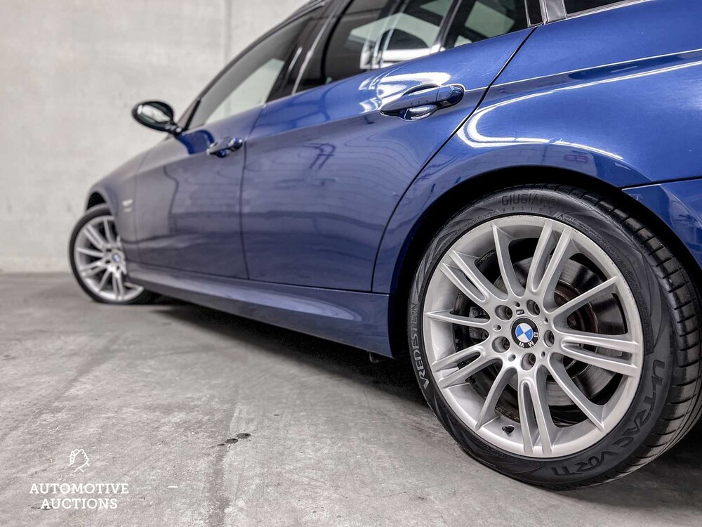 BMW 330xi Touring Executive 272PS 2007 ORIG-NL 3er, 82-ZB-BD