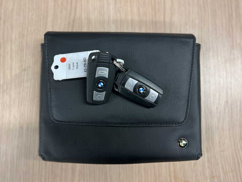 BMW 330xi Touring Executive 272PS 2007 ORIG-NL 3er, 82-ZB-BD